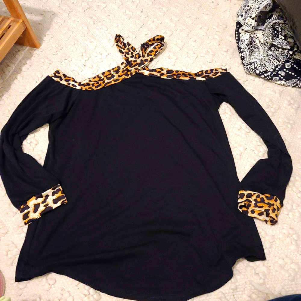Black and leopard cold shoulder top